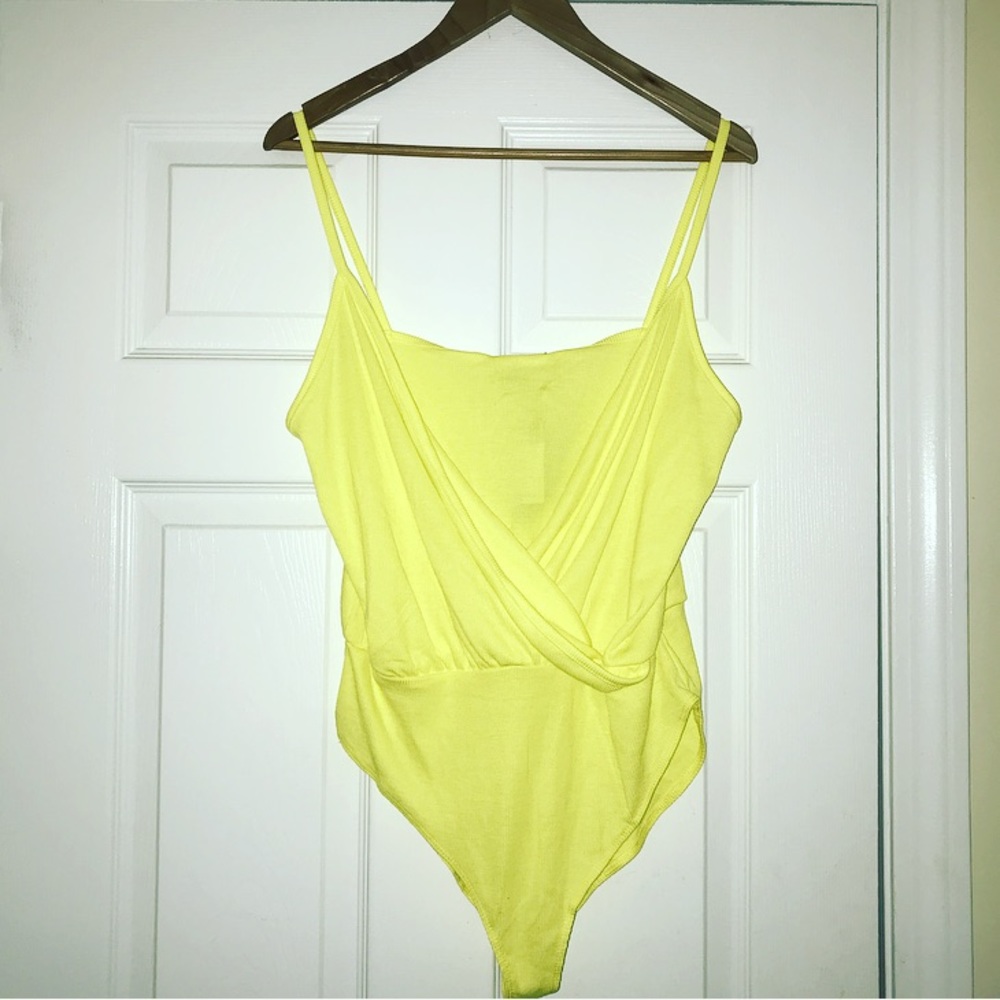 NWT Electric Yellow Ribbed V-Neck Bodysuit Size L